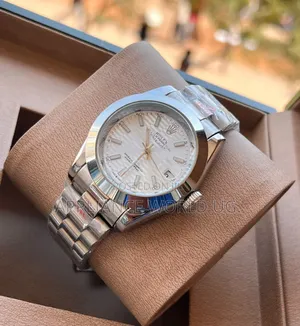 Unisex Analog Rolex Authentic Wrist Time Piece at 20% Discount Price