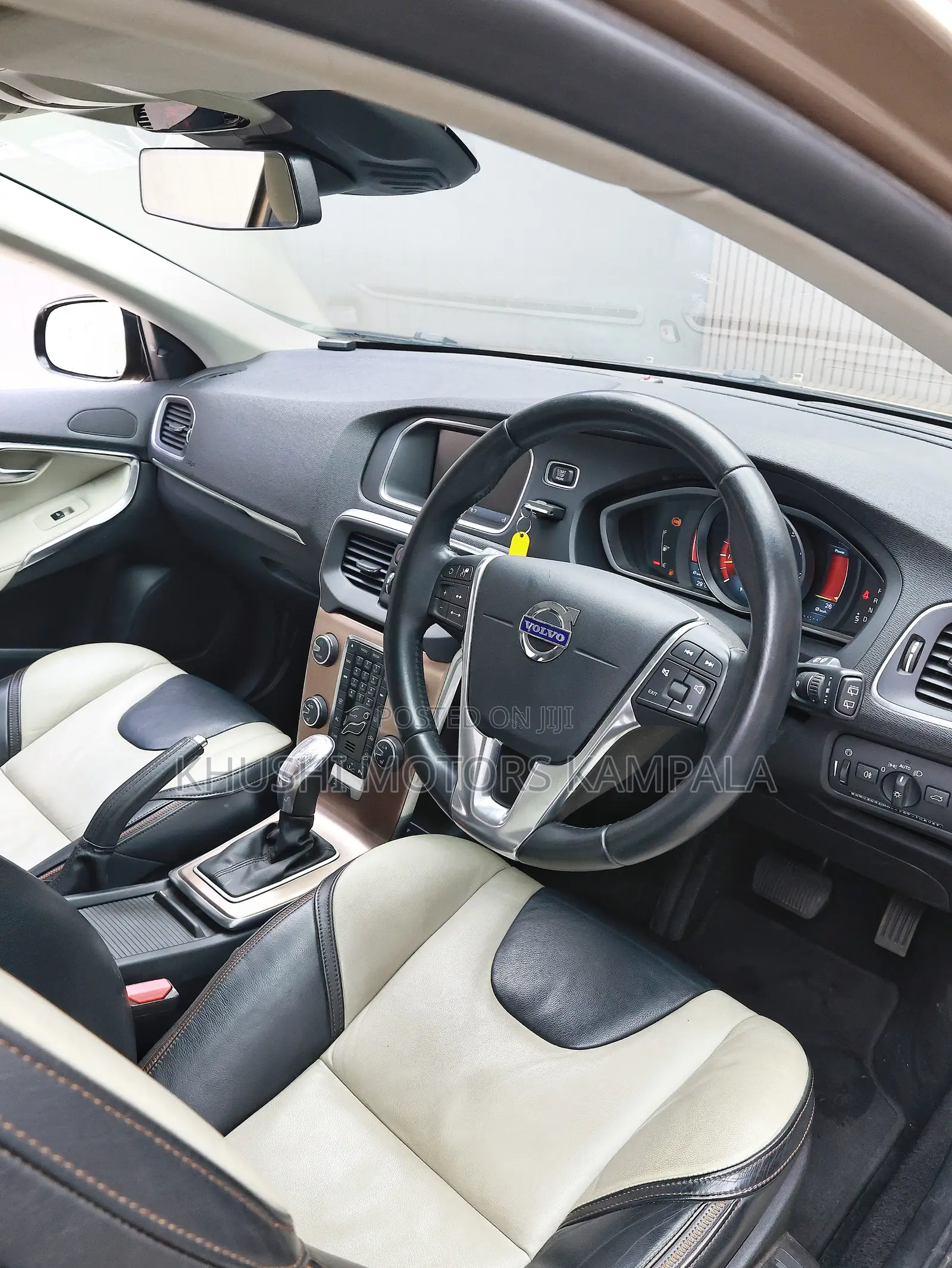 Volvo V40 2013 Brown