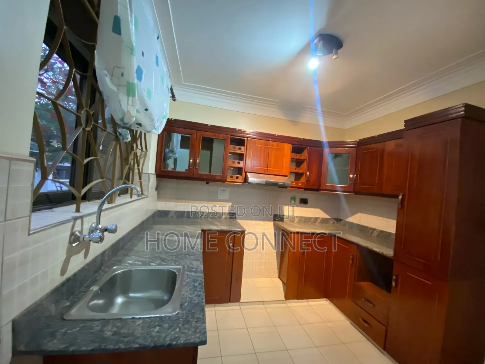 2bdrm Apartment in Mutungo, Central Division for rent