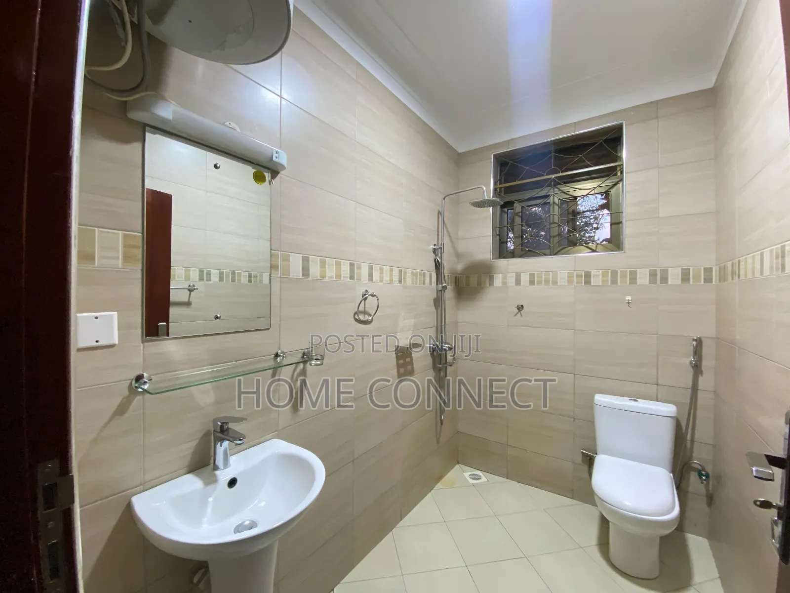 2bdrm Apartment in Mutungo, Central Division for rent