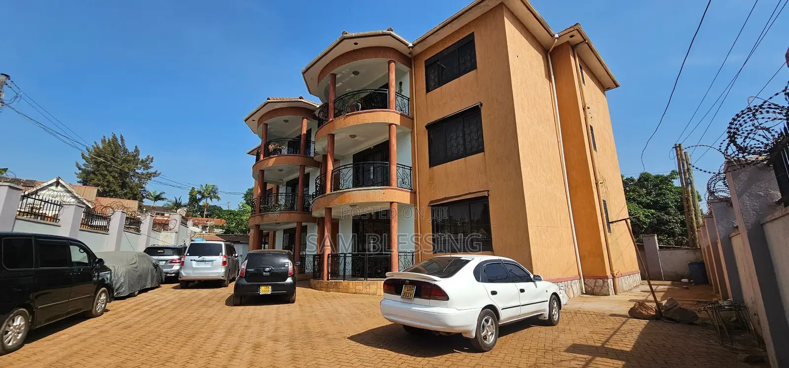 2bdrm Apartment in Sseguko Entebbe Road, Central Division for sale