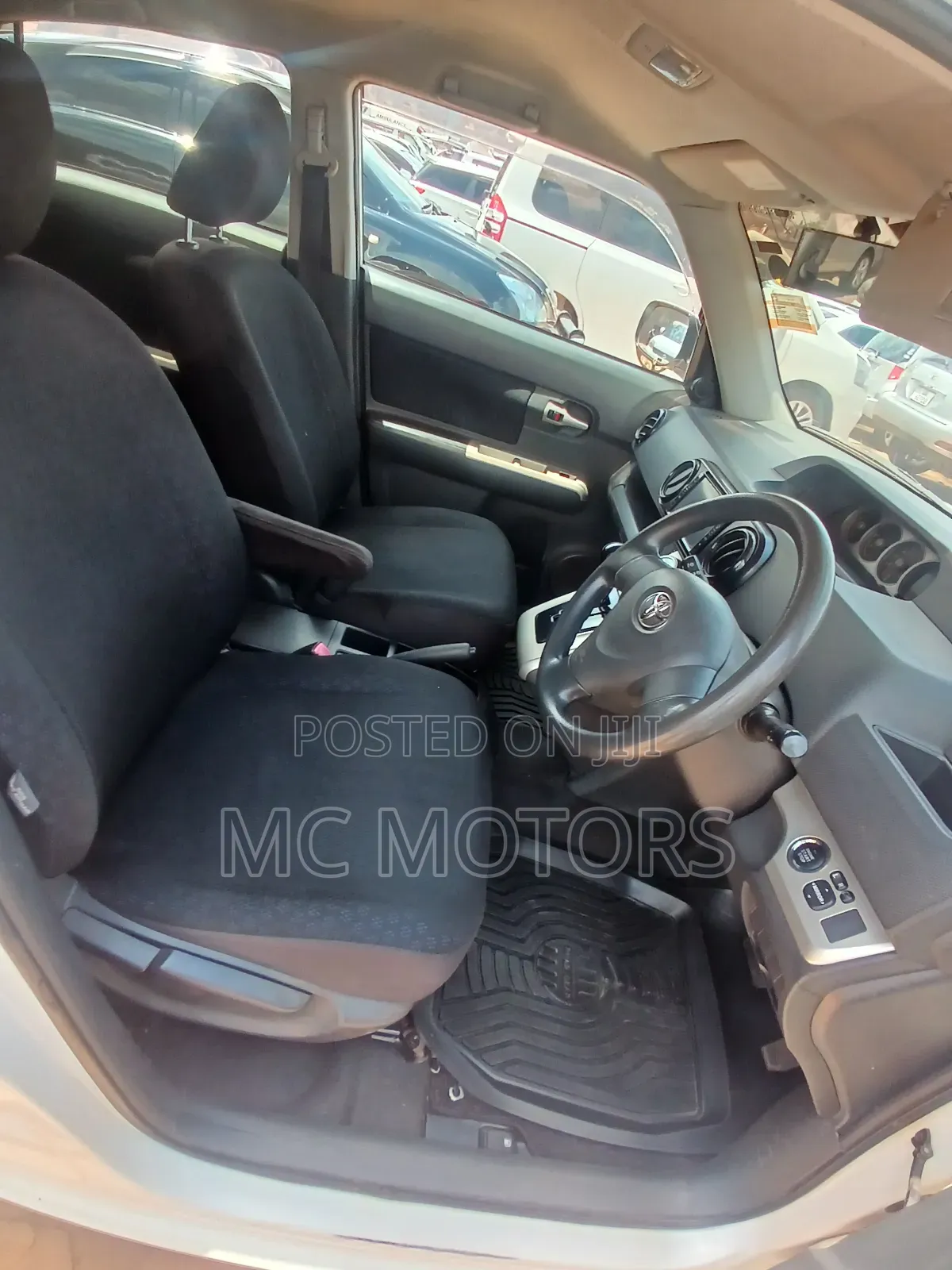 Toyota Corolla Rumion Hatchback 1.5 FWD 2009 White