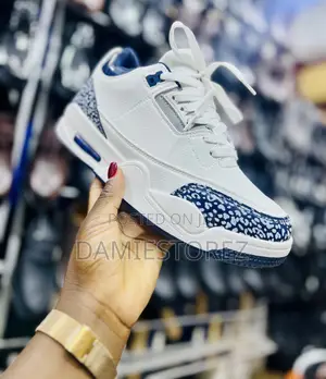 Men’s Casual Sneakers