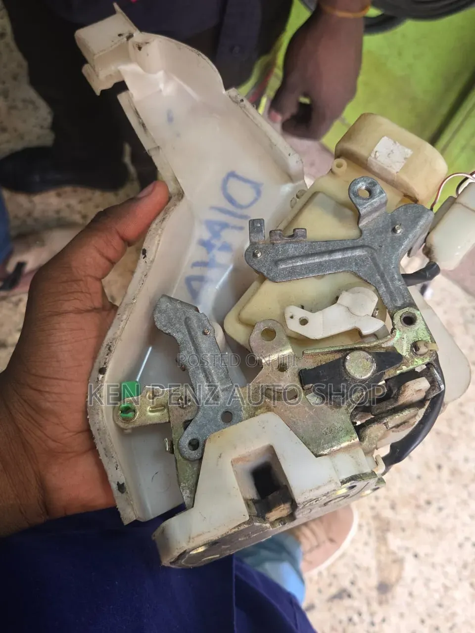 Harrier Ordinary Rear Door Lock Actuator