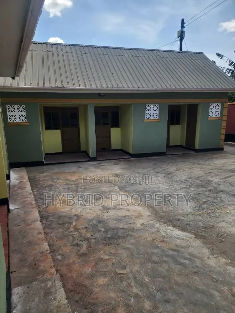 10bdrm Apartment in Wakiso~Sala Along for sale