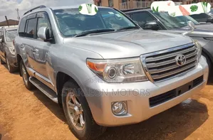Toyota Land Cruiser 4.6 V8 ZX 2014 Silver