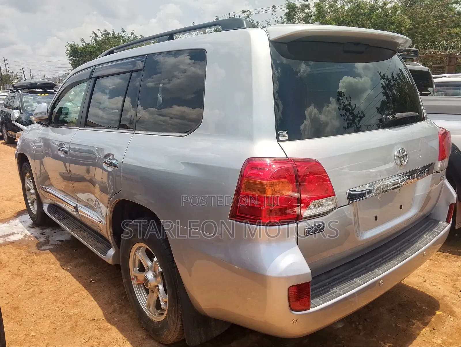 Toyota Land Cruiser 4.6 V8 ZX 2014 Silver