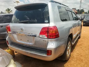 Toyota Land Cruiser 4.6 V8 ZX 2014 Silver