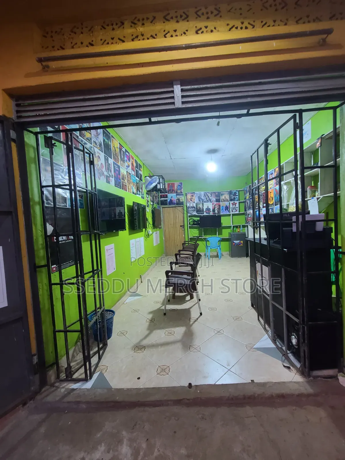 Complete Gaming Shop Equipment Setup for Sale