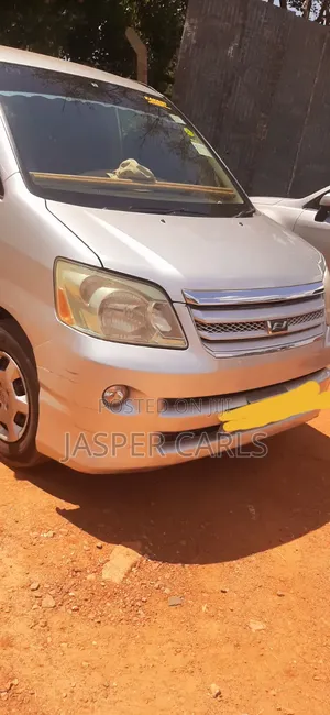 Toyota Noah 2025 Silver