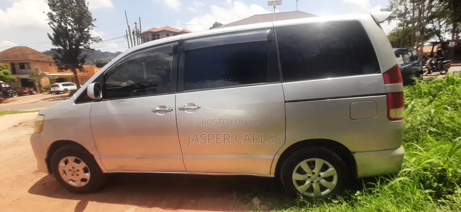 Toyota Noah 2025 Silver