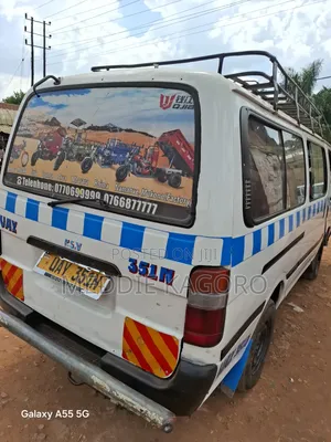 Toyota HiAce 2006 White