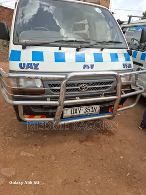 Toyota HiAce 2006 White