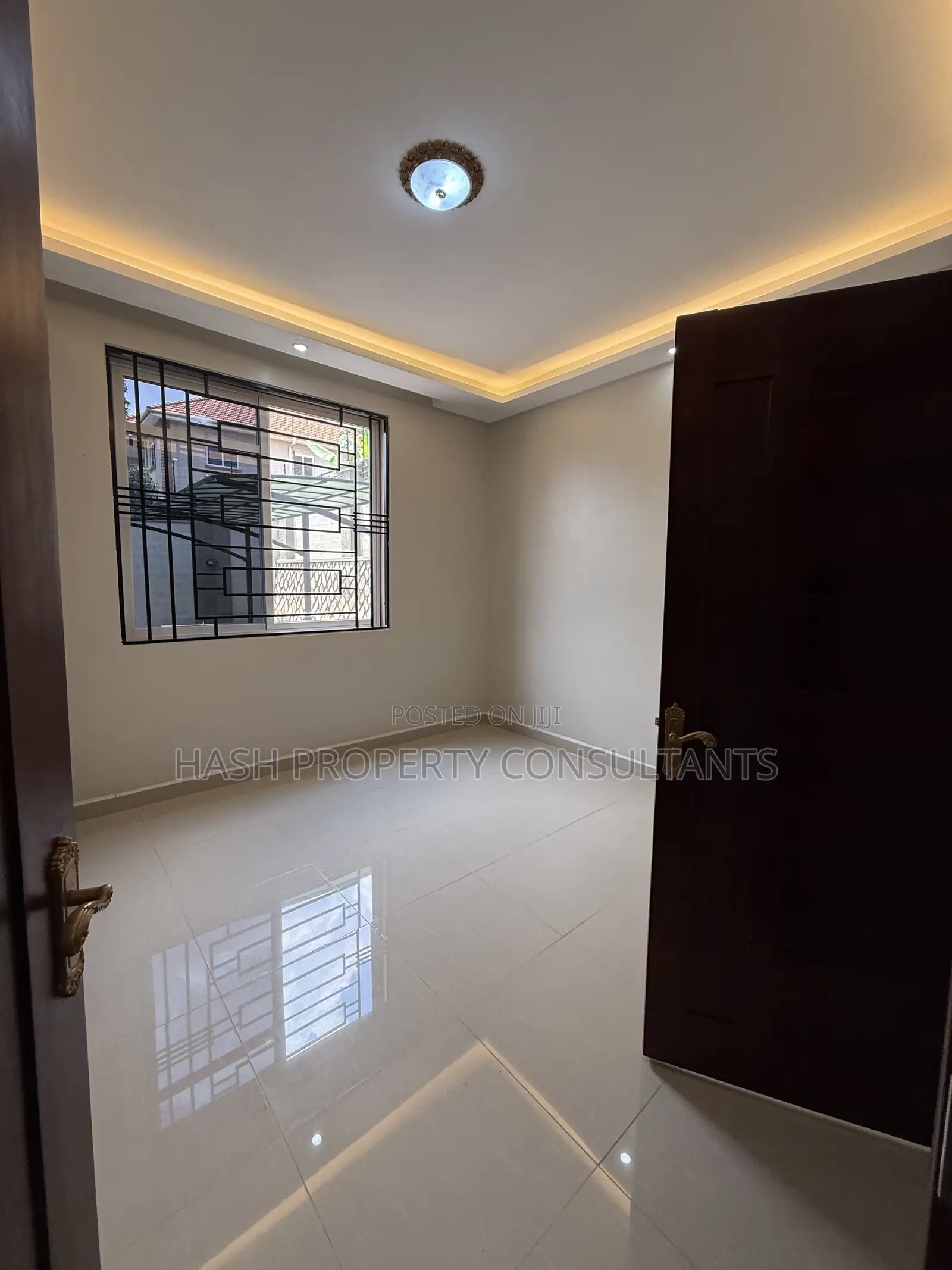 6bdrm House in Akright City, Central Division for sale