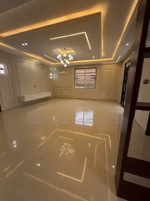 6bdrm House in Akright City, Central Division for sale