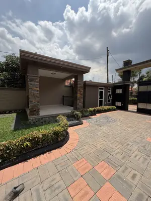 6bdrm House in Akright City, Central Division for sale