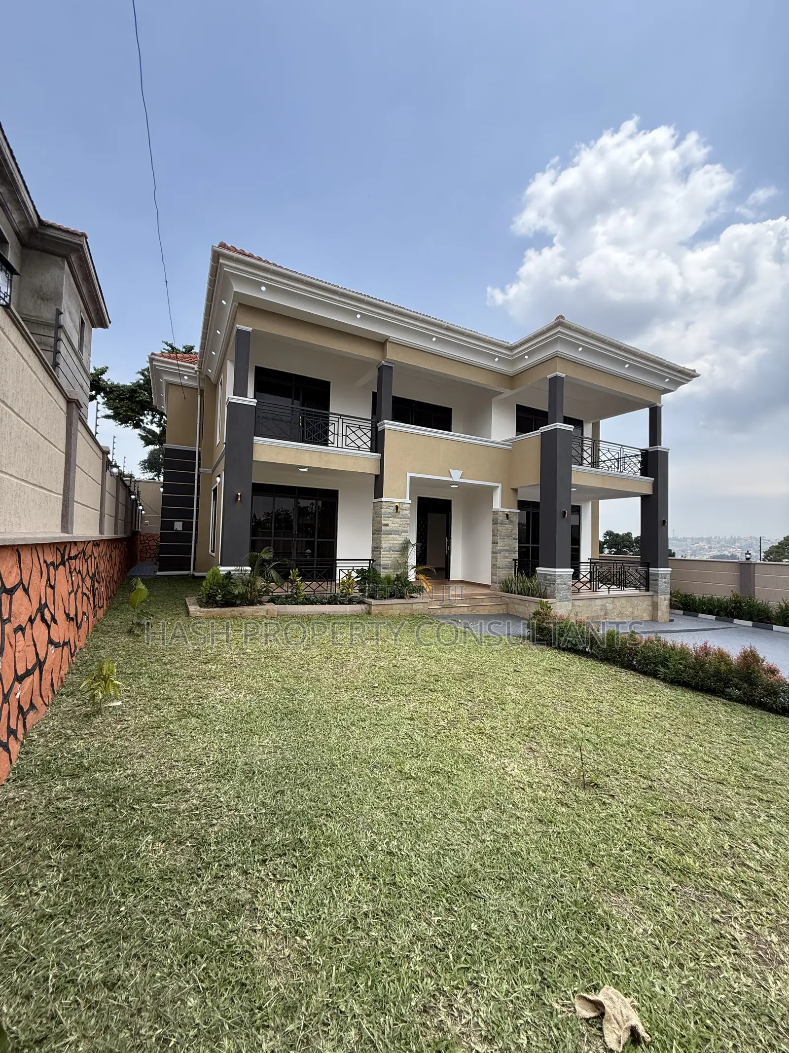 5bdrm House in Akright City, Central Division for sale