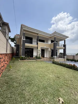 5bdrm House in Akright City, Central Division for sale