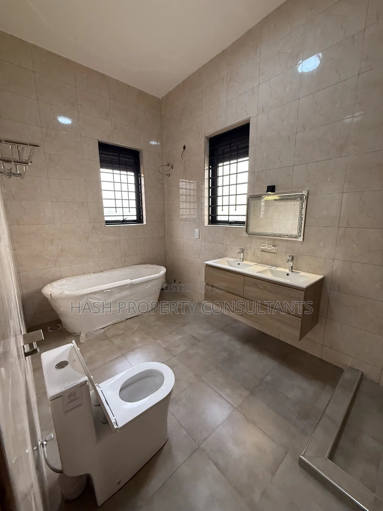 5bdrm House in Akright City, Central Division for sale
