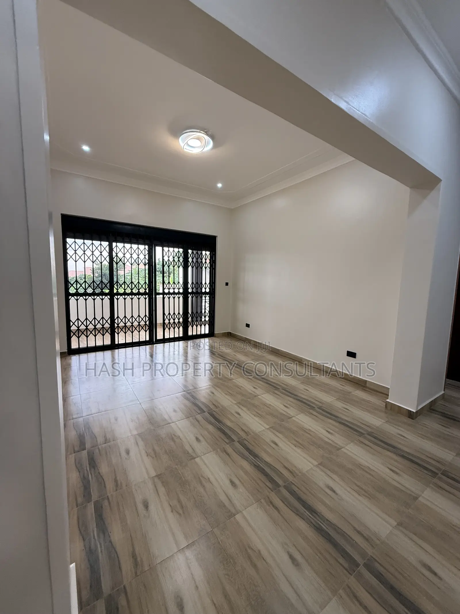 5bdrm House in Akright City, Central Division for sale