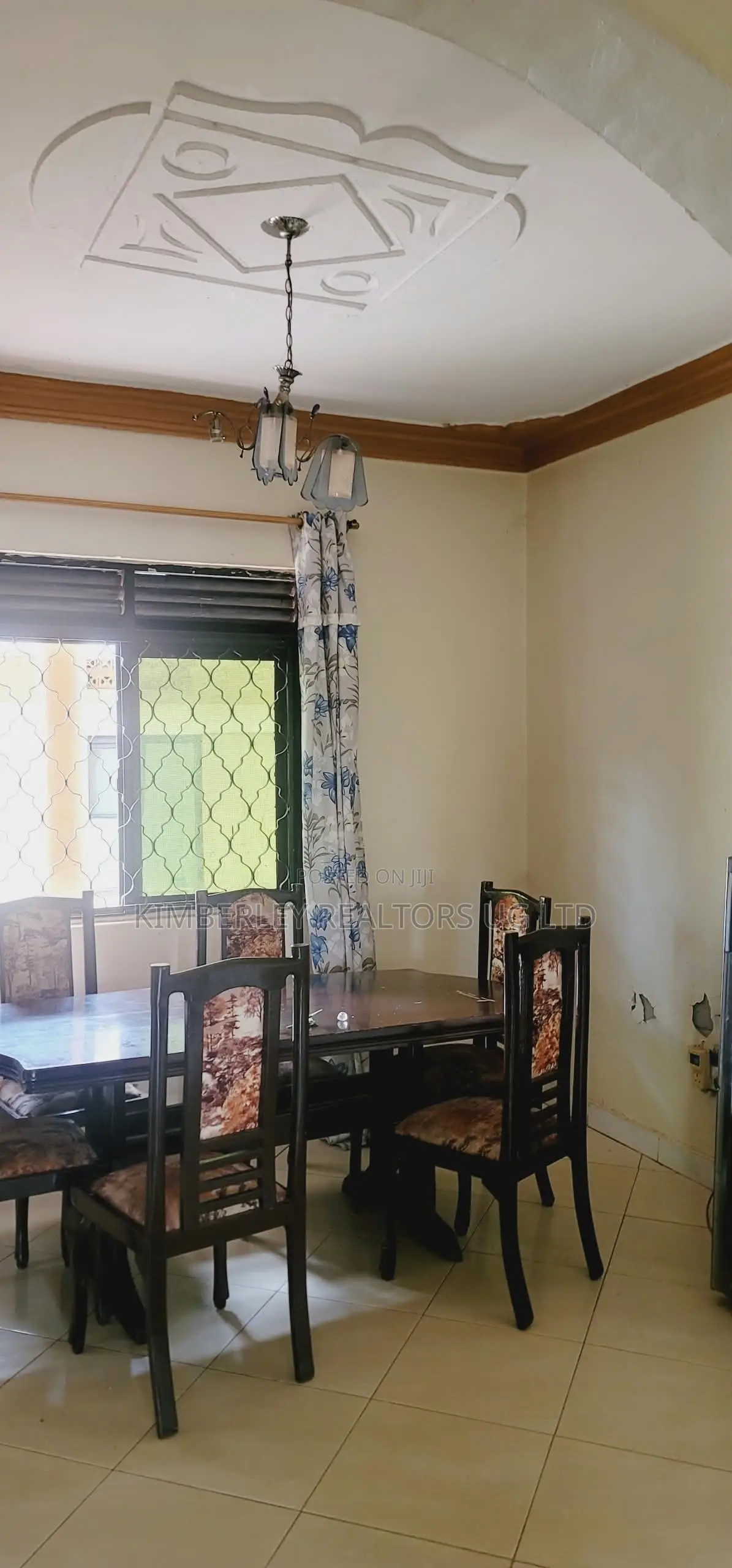 3bdrm House in Division A for sale
