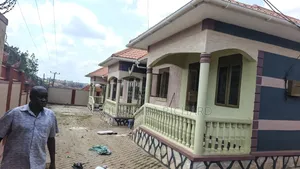 2bdrm Bungalow in Mbalwa Two Bedroom, Kira for sale