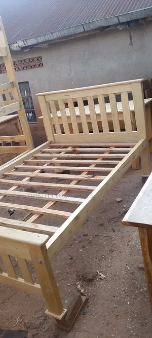 4x6 Luxury Bidding Wooden Bed