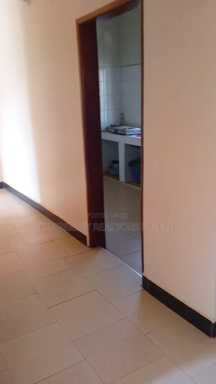 4bdrm Duplex in Division A for sale