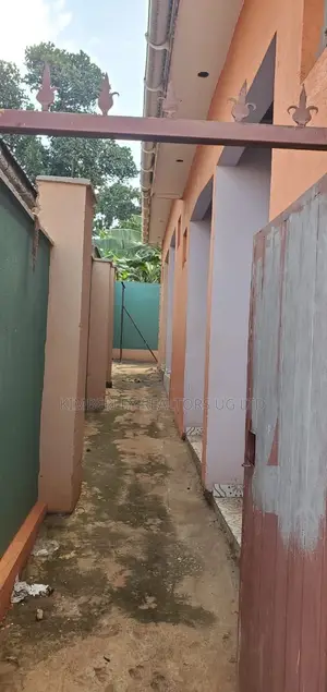 4bdrm Duplex in Division A for sale