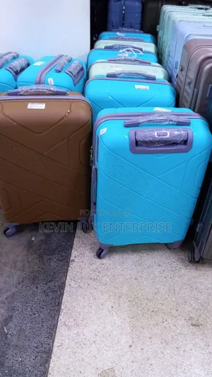 Suit Case Medium