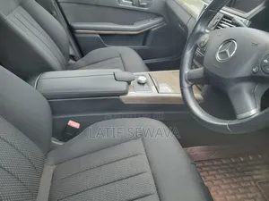Mercedes-Benz E300 2012 Maroon