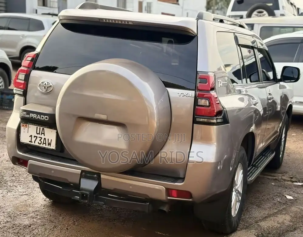 Toyota Land Cruiser Prado 2.8 2021 Silver