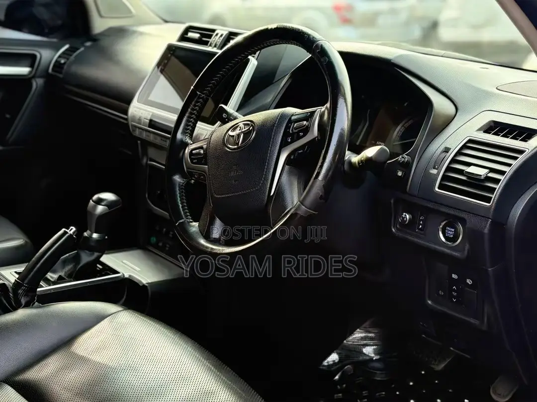 Toyota Land Cruiser Prado 2.8 2021 Silver