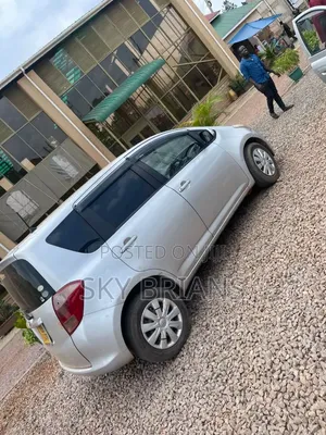 Toyota Ractis 1.3 FWD 2007 Silver