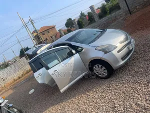 Toyota Ractis 1.3 FWD 2007 Silver