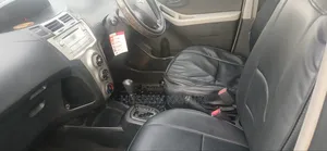 Toyota Vitz 2006 Silver