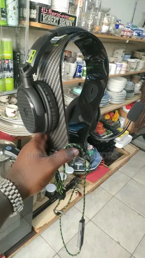 UK Stealth C6-100 Gaming Headset With Stand.