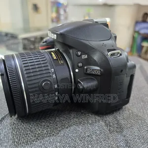 Nikon D5200