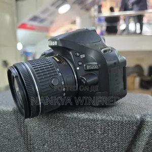 Nikon D5200