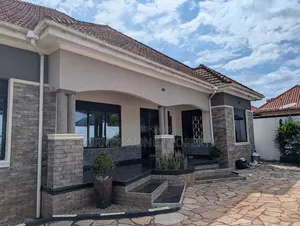 Furnished 5bdrm Bungalow in Nkumba, Wakiso / Wakiso for sale