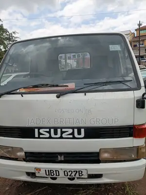 Isuzu Mini Truck 1992 White