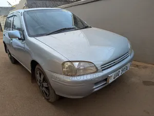 Toyota Starlet 1999 Silver
