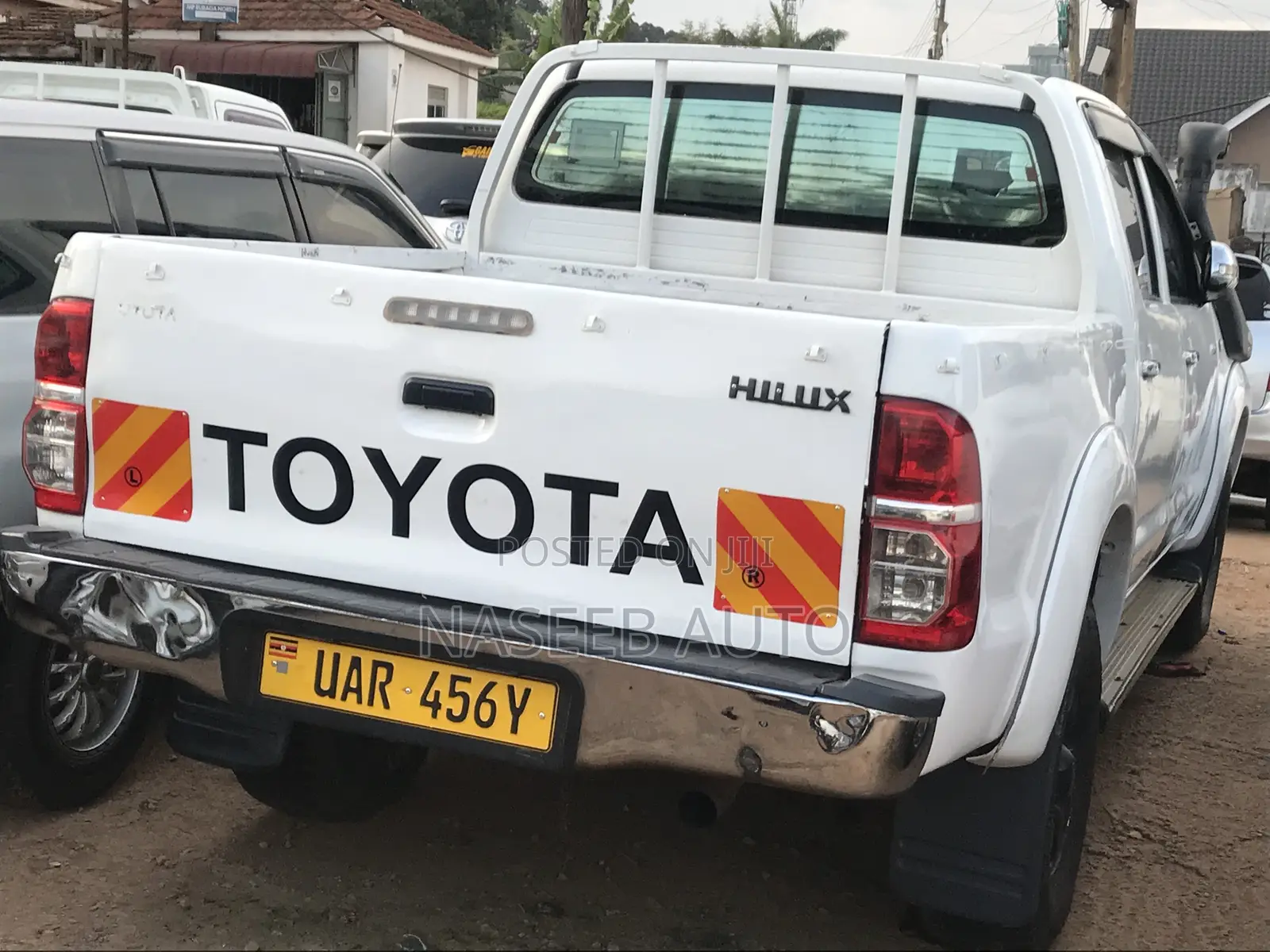 Toyota Hilux 2010 White