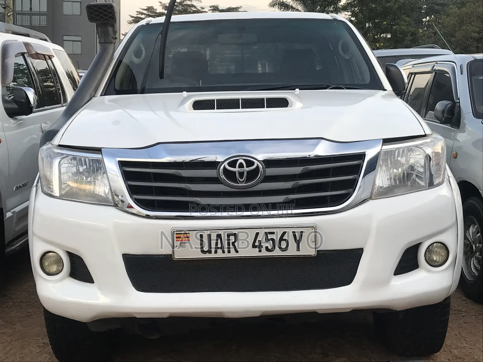 Toyota Hilux 2010 White