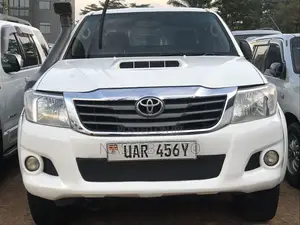 Toyota Hilux 2010 White