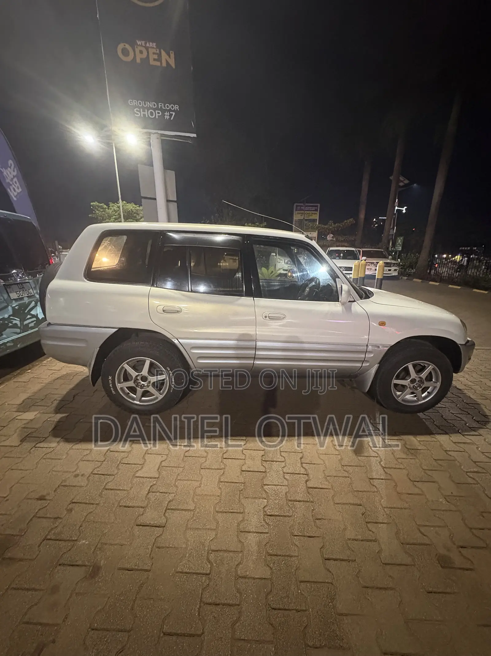 Toyota RAV4 1999 Beige