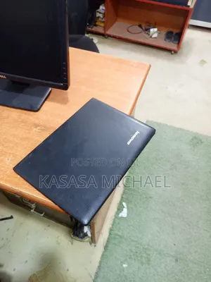 Laptop Lenovo IdeaPad 300 4GB Intel Celeron HDD 320GB