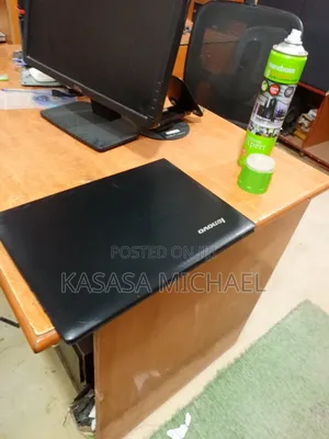 Laptop Lenovo IdeaPad 300 4GB Intel Celeron HDD 320GB