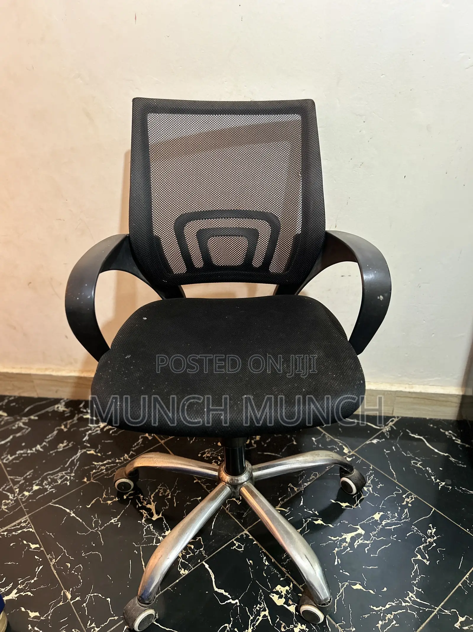 Ergonomic Mesh-Back Office Desk Chair
