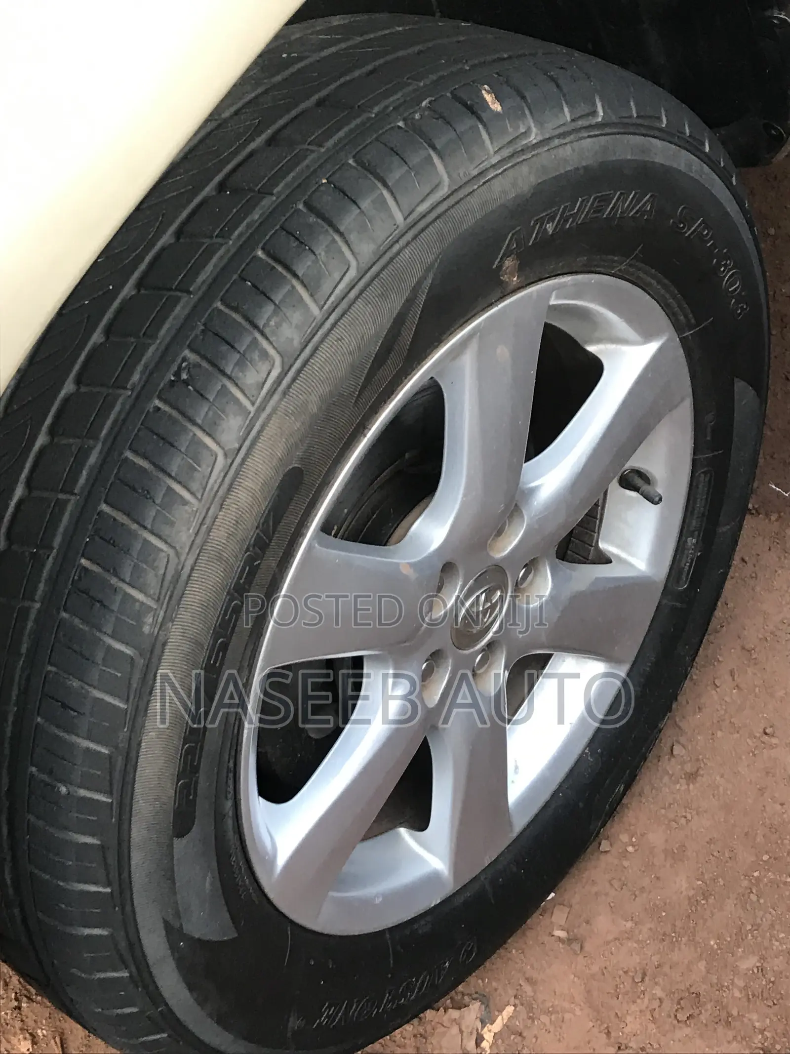 Toyota Vanguard 2009 Gold